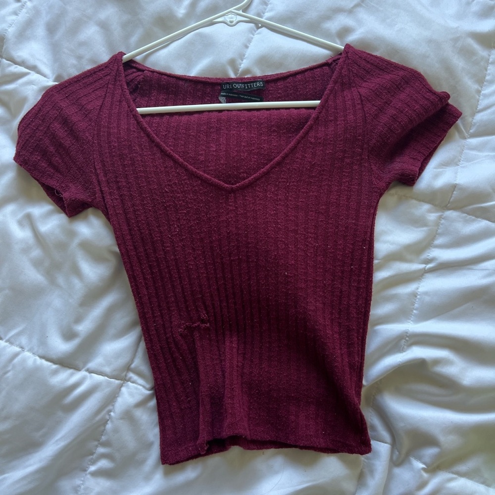 Really cute v neck burgandy urban outfitters tee